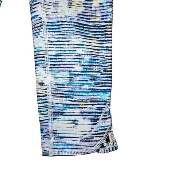 ❤️FINAL SALE❤️ Lululemon True Self Crop II - Blurry Belle Multi - Picture 4 of 10